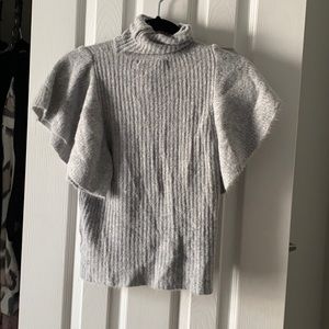 Cropped turtleneck fitted top!